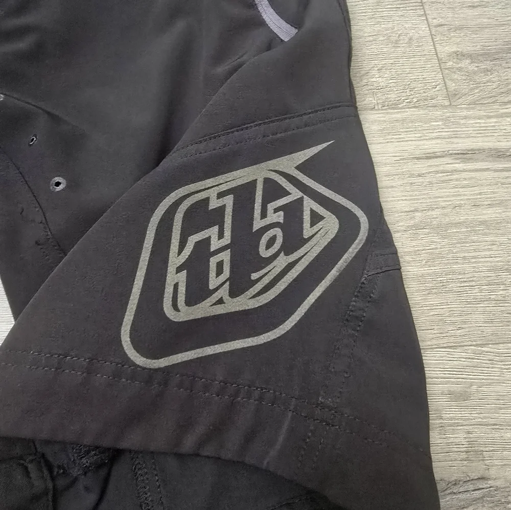 Troy Lee Designs Moto Shorts Size 32 Dirtbike Zippers Velcro Lightweight